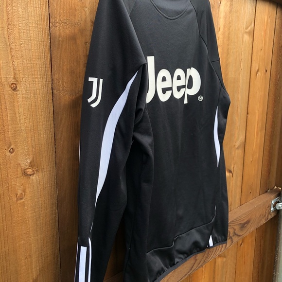 Juventus Palace Warmup Crewneck - Picture 3 of 7